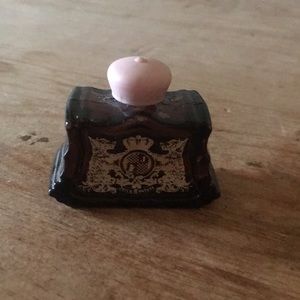 JUICY COUTURE MINI BOTTLE (NOT FULL)
